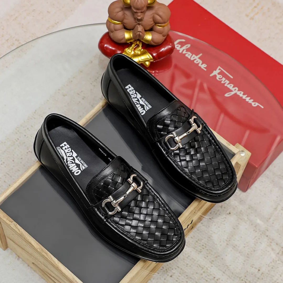 Men's shoes 💰360 🕷🕷【Ferragamo】Ferragamo Popular fashionable casual slip-on shoes🇨🇳Official website counter 1:1 production, original mold opening💯Good quality visible, imported high-end first-layer calfskin, luxurious pigskin lining🌿Very clear texture, high-quality waterproof, non-slip and wear-resistant outsole🎋High quality and low price, truly handmade🍓Black, size 38-45
